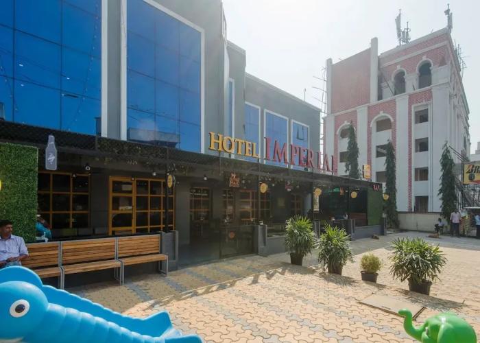 OYO 13857 Hotel Imperial
