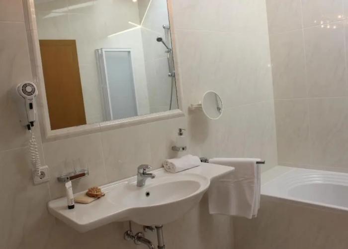 A.nett hotel
