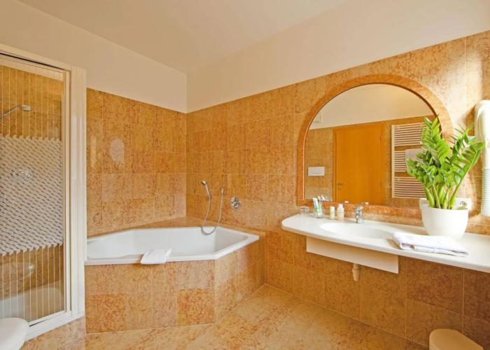 Hotel Tyrol