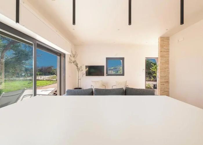 4147 Villa Daversa by Barbarhouse