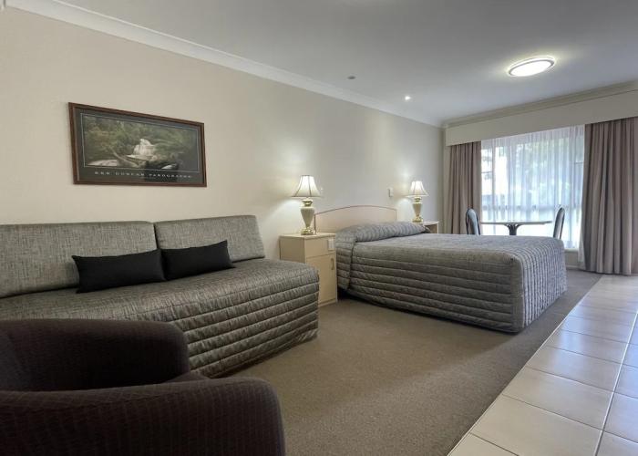 Crows Nest Motel