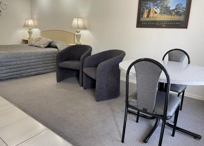 Crows Nest Motel