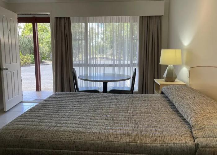 Crows Nest Motel