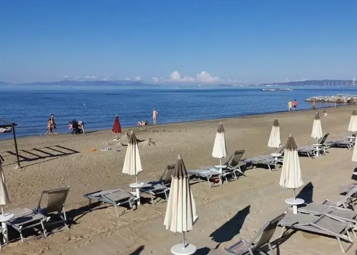 Bedo House Beach Front