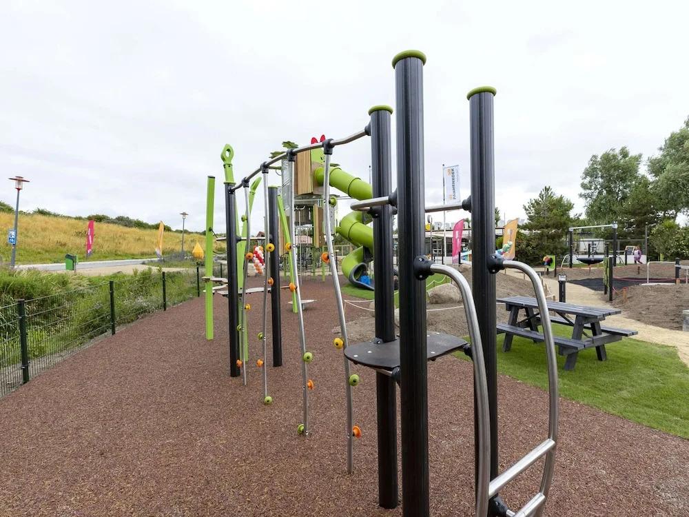 Nice Tent with Kitchen & Shower near Beach Campsite