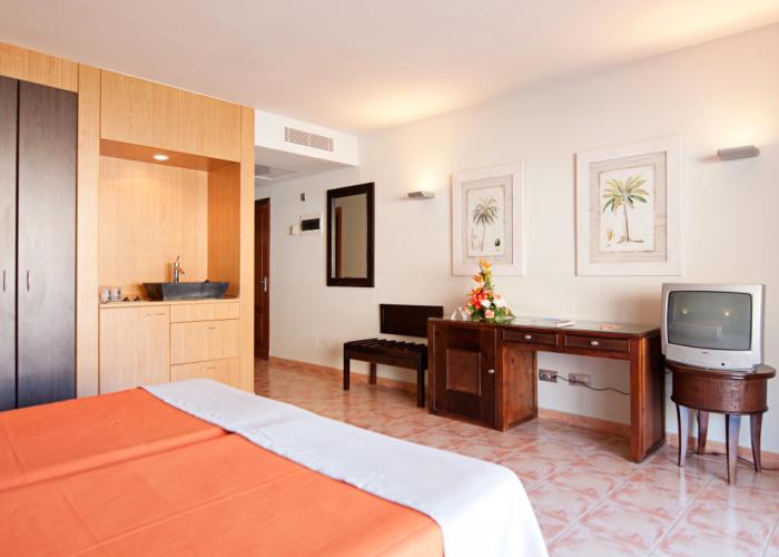 LIVVO Lago Taurito Hotel & Aquapark All Inclusive