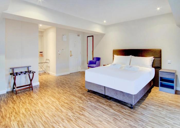The Gissons Hotel