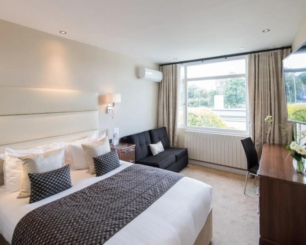 фото The Devon Hotel
