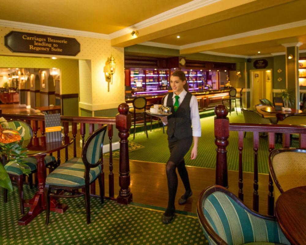 фото The Devon Hotel