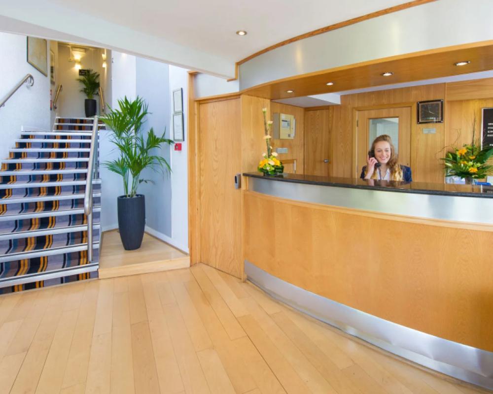фото The Devon Hotel