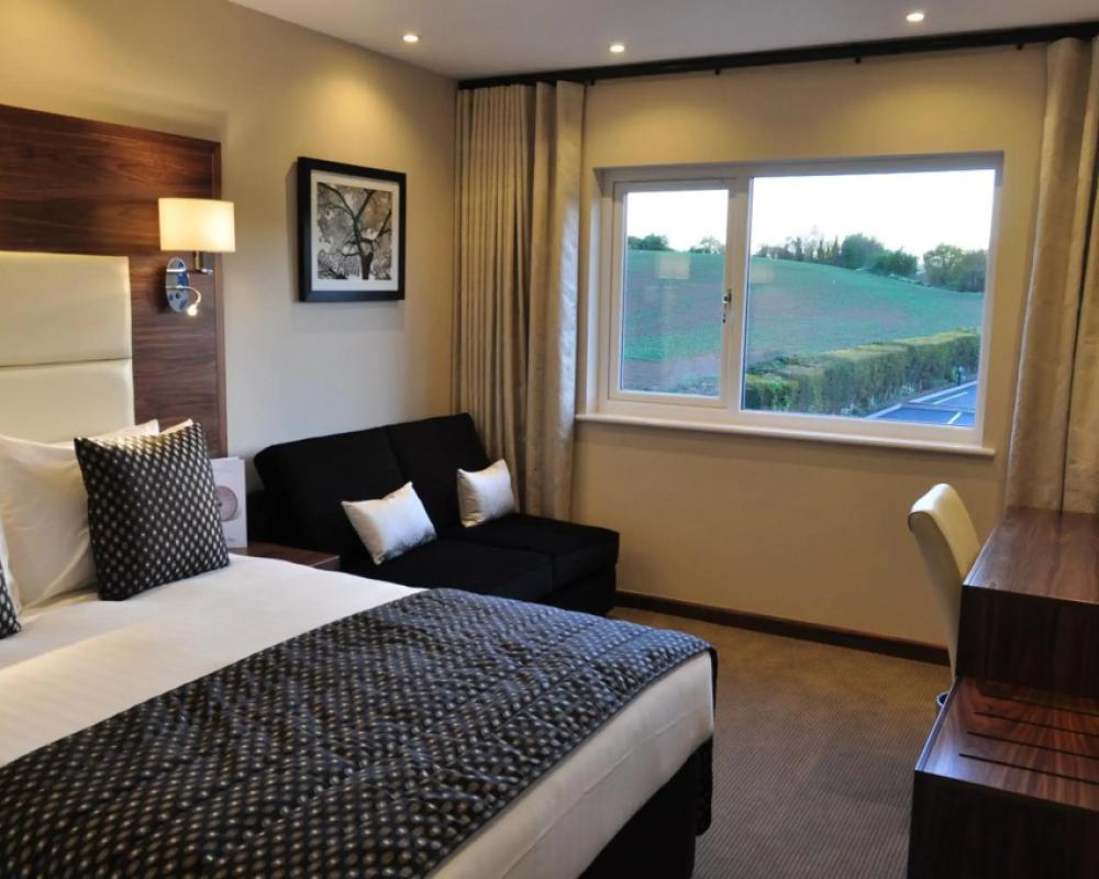 фото The Devon Hotel