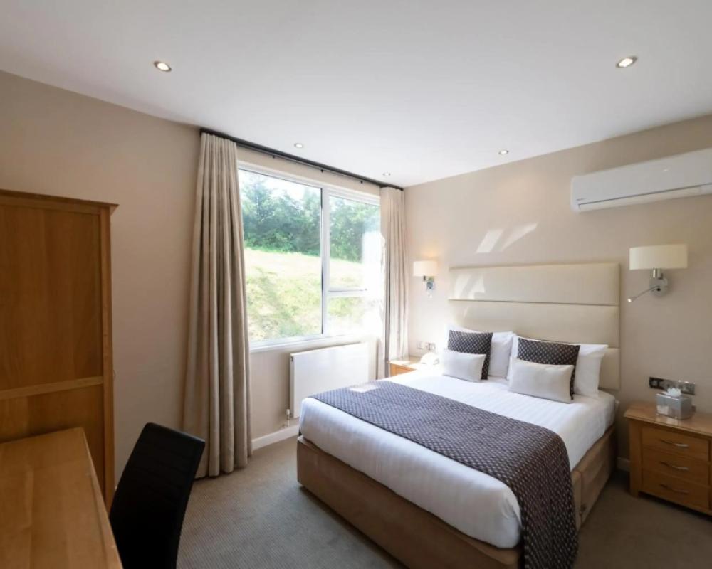 фото The Devon Hotel