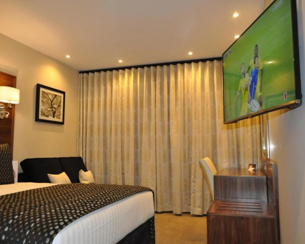 фото The Devon Hotel