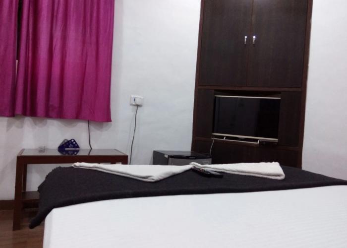 Hotel Geetanjali St Bus Stand Panvel