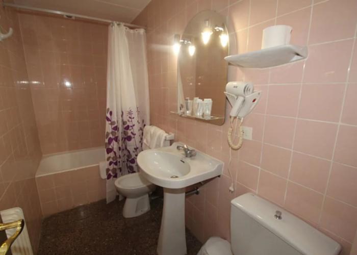Hostal Emporda