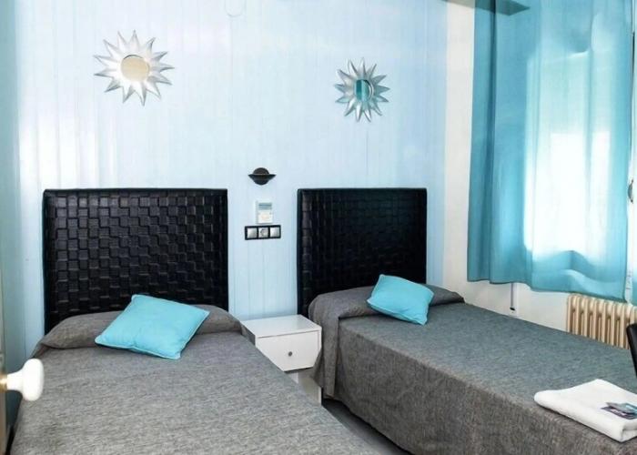 Hostal Emporda