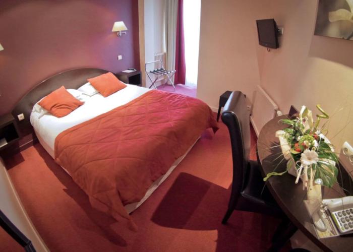 Brit Hotel Les Voyageurs