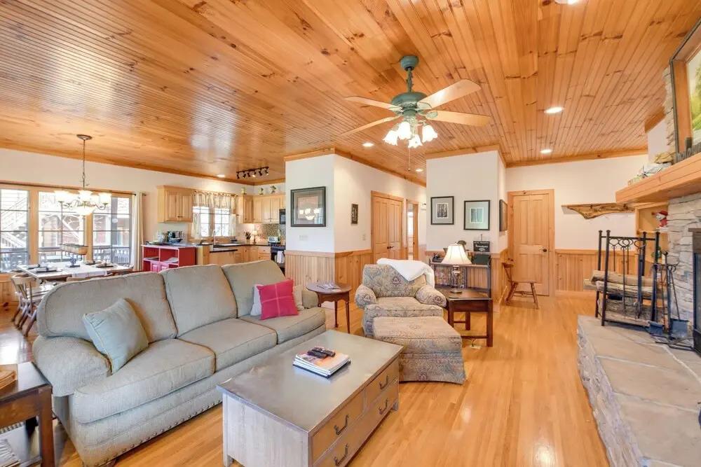 Deck & Golf Course Views: Inviting Cashiers Condo