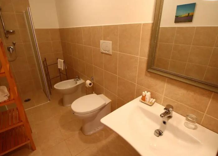 Enticing Farmhouse in Montalto di Castro near Sea
