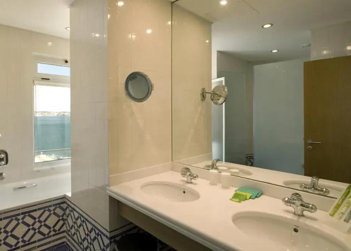 Aqualuz Troia Mar & Rio Hotel & Apartments