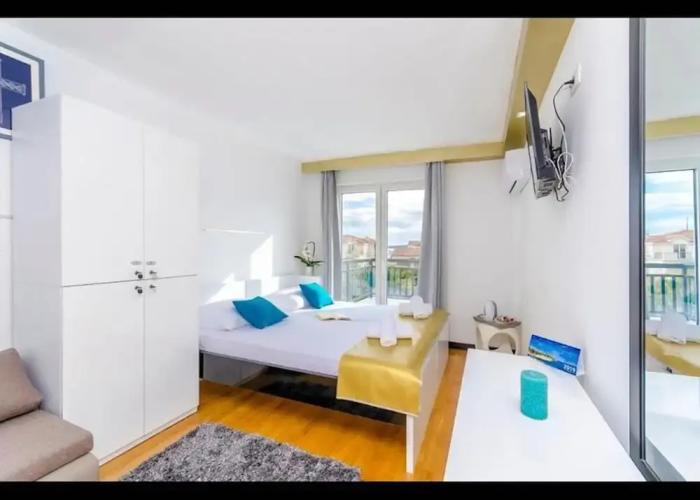 Room-all Saints Suites B&b Kastela - Dou
