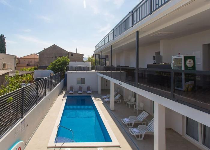 Room-all Saints Suites B&b Kastela