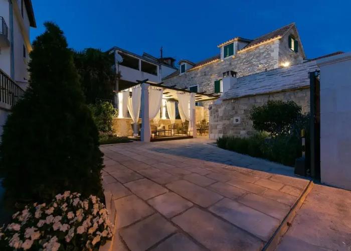 Villa Bante - Luxury Stone House