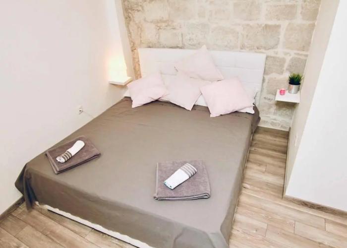 Dalmatian White Shell Apartment