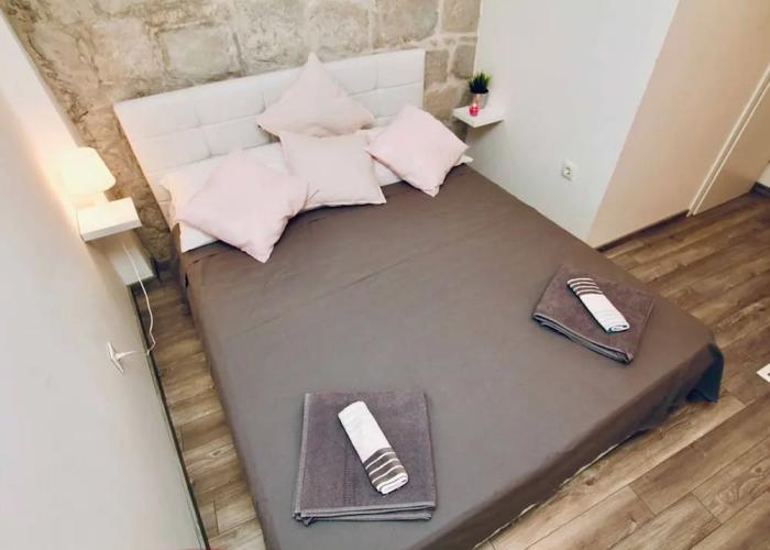 Dalmatian White Shell Apartment