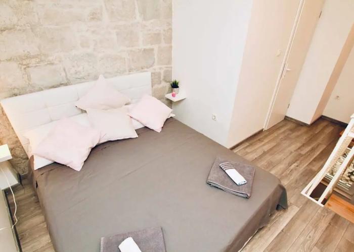 Dalmatian White Shell Apartment