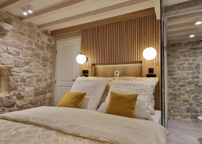 VIU2 Castle