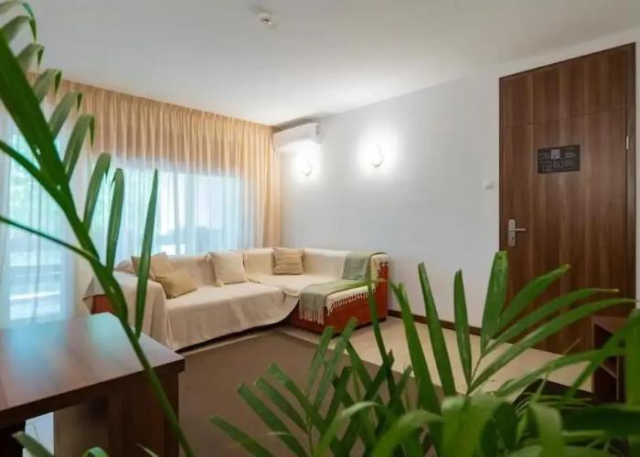 Epico Seafront & Garden Apartments