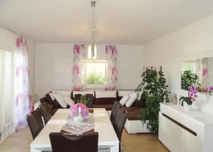 Villa Cujez With Sauna And Pool