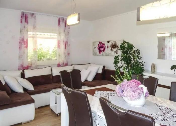 Villa Cujez With Sauna And Pool