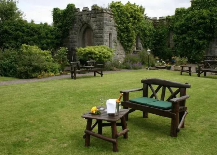 Lonsdale House Hotel