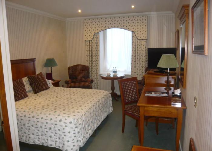 Lakeside Hotel & Spa