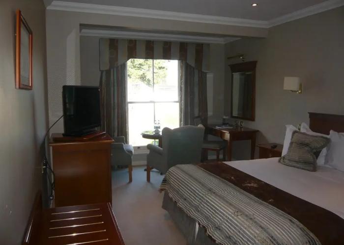 Lakeside Hotel & Spa