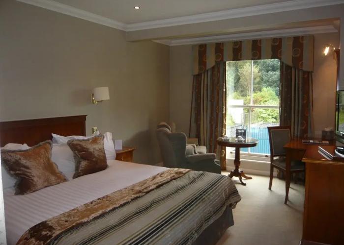 Lakeside Hotel & Spa
