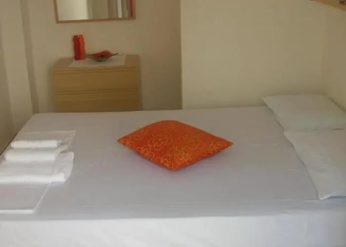 Apartments Eleni 4 Seasons