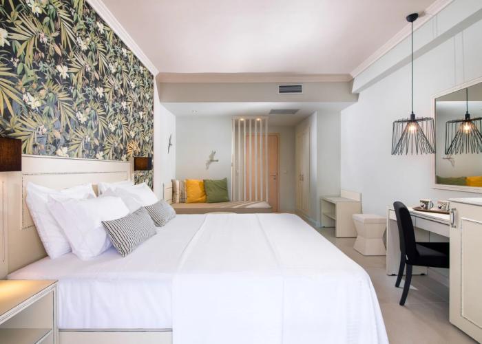 Neikos Luxury Suites