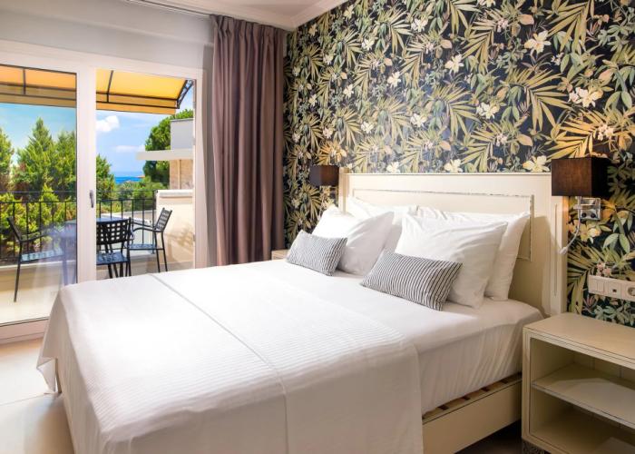Neikos Luxury Suites