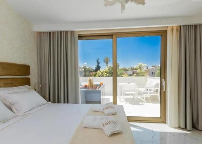 Laguna Resort