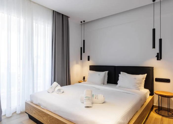 Kentro Luxury Suites