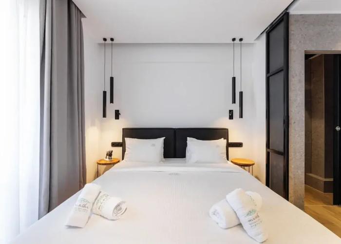 Kentro Luxury Suites