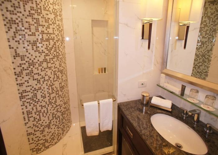 Crimson Hotel Filinvest City Manila