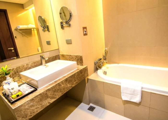 Acacia Hotel Manila