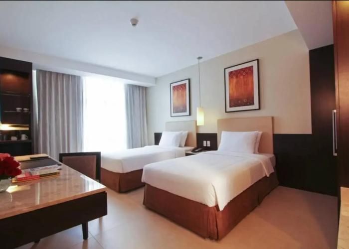 The B Hotel