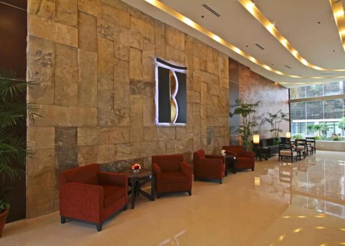 The B Hotel