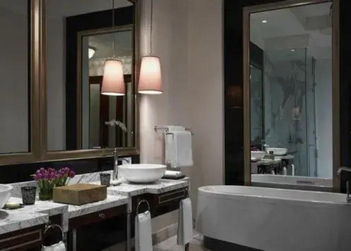 Hotel The B