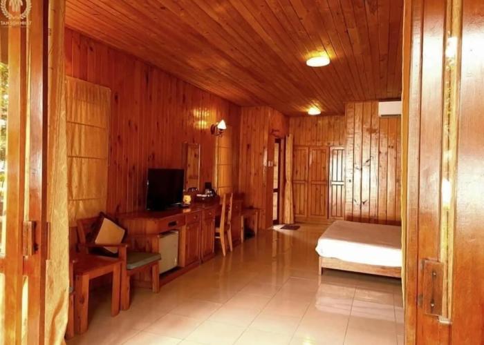 Tan Son Nhat Con Dao Resort
